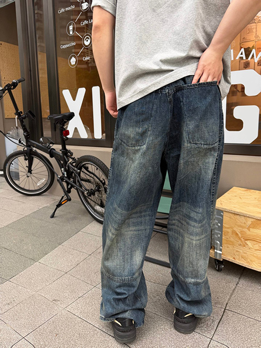 バレンシアガスーパーコピー Gothic Denim ロゴパッチ付きダメージジーンズ