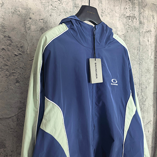 バレンシアガ BALENCIAGA Tracksuit Jacket in Marine Blue ロゴ刺繍カラーブロックプレッピースタイルのスポーツジャケット/ジャケット/ウィンドブレーカー