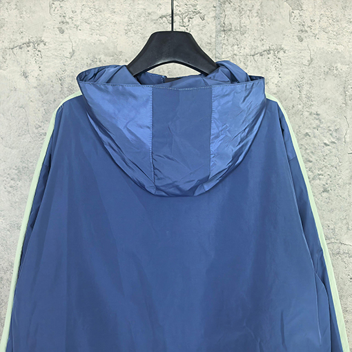 バレンシアガ BALENCIAGA Tracksuit Jacket in Marine Blue ロゴ刺繍カラーブロックプレッピースタイルのスポーツジャケット/ジャケット/ウィンドブレーカー