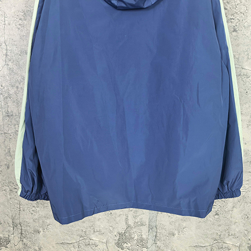 バレンシアガ BALENCIAGA Tracksuit Jacket in Marine Blue ロゴ刺繍カラーブロックプレッピースタイルのスポーツジャケット／ジャケット／ウィンドブレーカー