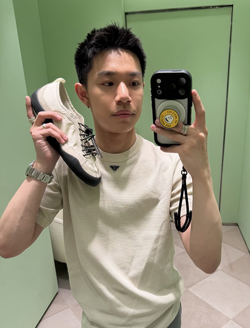 プラダ クラシックな三角形ロゴのワッフル半袖Tシャツ