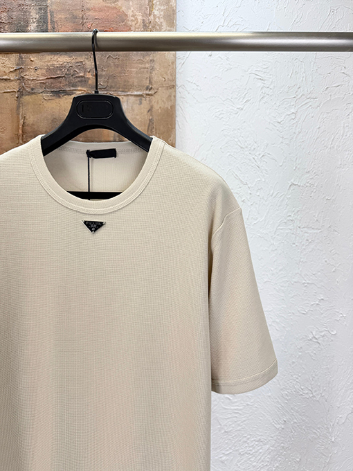 プラダ クラシックな三角形ロゴのワッフル半袖Tシャツ