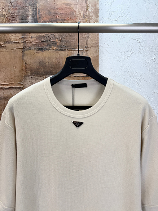 プラダ クラシックな三角形ロゴのワッフル半袖Tシャツ