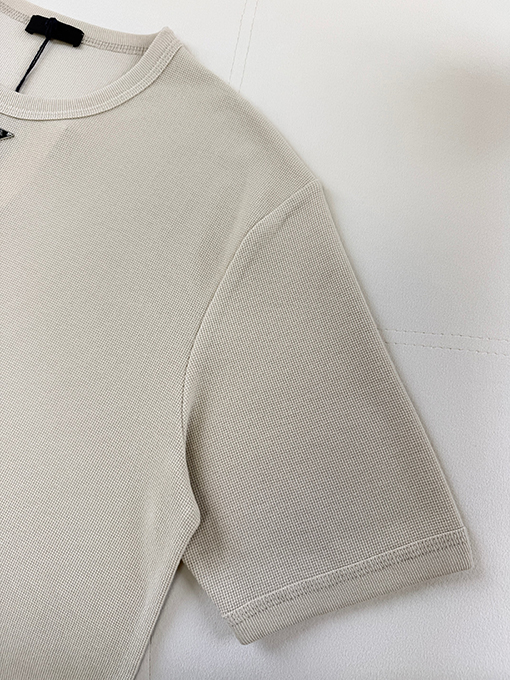 プラダ クラシックな三角形ロゴのワッフル半袖Tシャツ