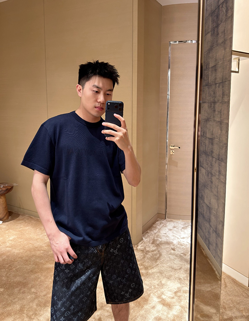 ルイヴィトンコピー LOUIS VUITTON 透かし彫り文字入りニット半袖Tシャツ