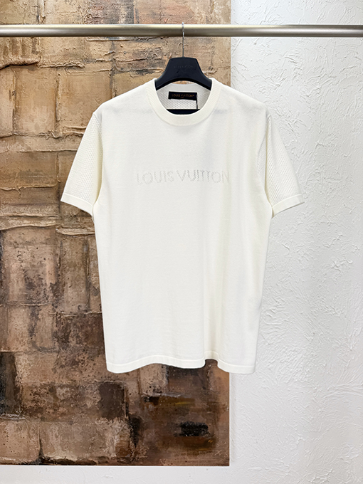 ルイヴィトンコピー LOUIS VUITTON 透かし彫り文字入りニット半袖Tシャツ