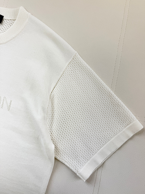 ルイヴィトンコピー LOUIS VUITTON 透かし彫り文字入りニット半袖Tシャツ