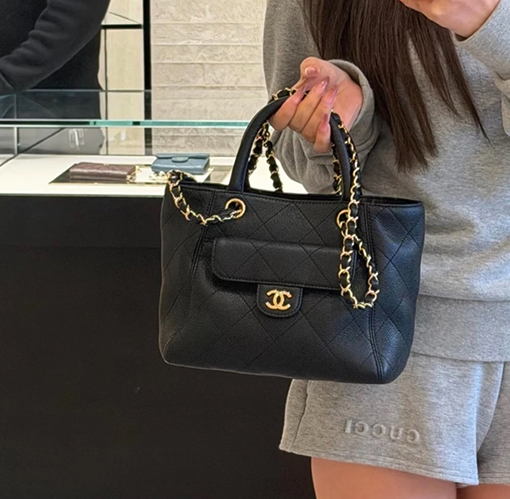 シャネルスーパーコピー Tote レディース春夏コレクション 小型ブラックショッピングバッグ
