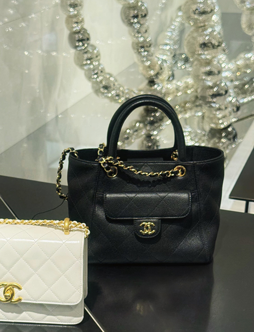 シャネルスーパーコピー Tote レディース春夏コレクション 小型ブラックショッピングバッグ