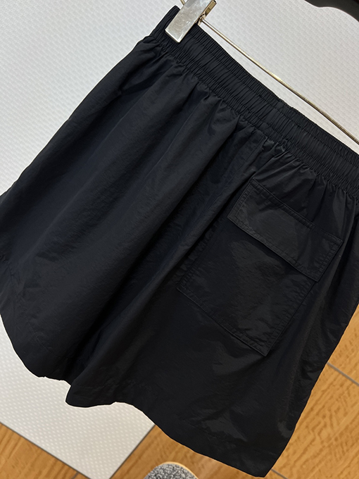 シャネル ダブルCプリントのカジュアルショーツ