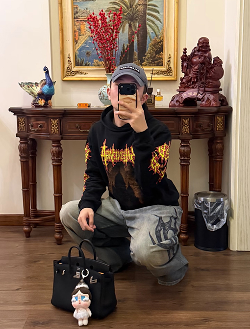バレンシアガ BALENCIAGA クラシックな聖心大聖堂のフード付きスウェットシャツ