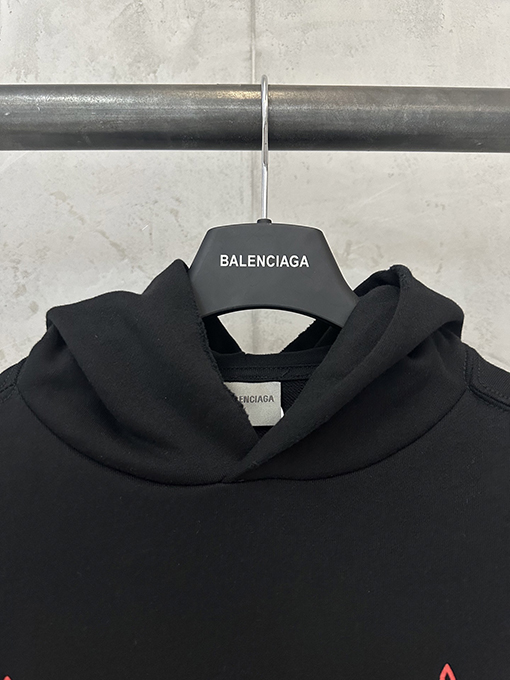 バレンシアガ BALENCIAGA クラシックな聖心大聖堂のフード付きスウェットシャツ