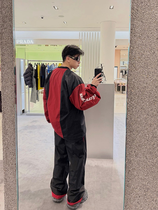 バレンシアガスーパーコピー BALENCIAGA 赤とグレーのカラーブロックVネック長袖シャツ