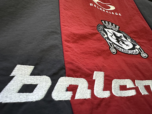 バレンシアガスーパーコピー BALENCIAGA 赤とグレーのカラーブロックVネック長袖シャツ