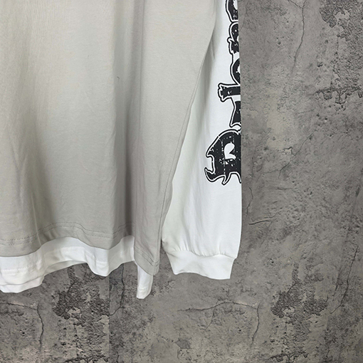 バレンシアガコピー BALENCIAGA Hybrid Double T-shirt in Light Grey/white アサシンハイブリッドダブルプリント刺繍入りライトグレー&ホワイト平織りフェイクツーピース長袖シャツ