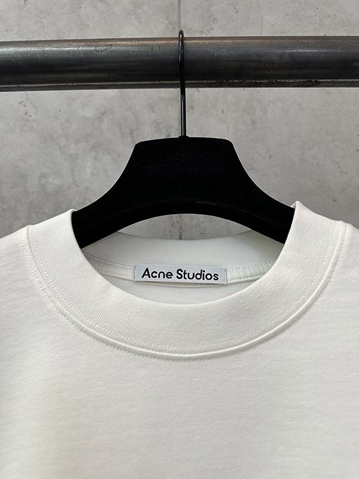 アクネストゥディオズ Acne Studios 文字プリントの長袖シャツ