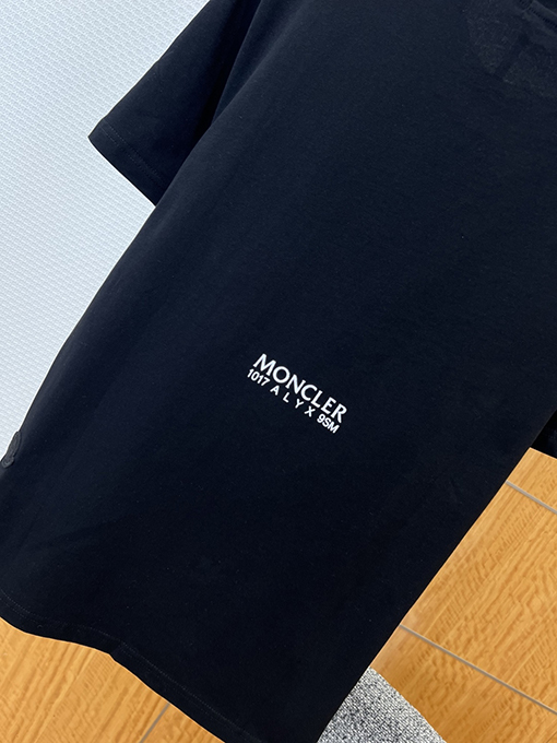 モンクレール MONCLER コラボレーションアートプリントクルーネック半袖Tシャツ