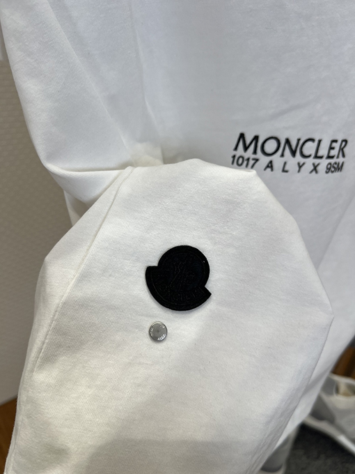 モンクレール MONCLER コラボレーションアートプリントクルーネック半袖Tシャツ