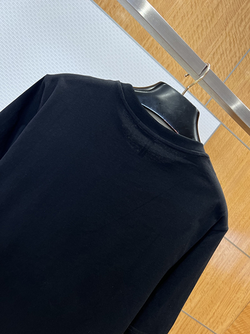 モンクレールコピー クラシックロゴ レザーラベル クルーネック 半袖Tシャツ