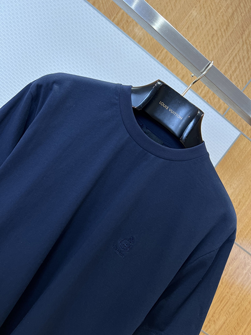 プラダスーパーコピー シールドロゴ刺繍入り半袖Tシャツ