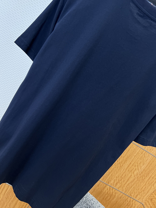 プラダスーパーコピー シールドロゴ刺繍入り半袖Tシャツ
