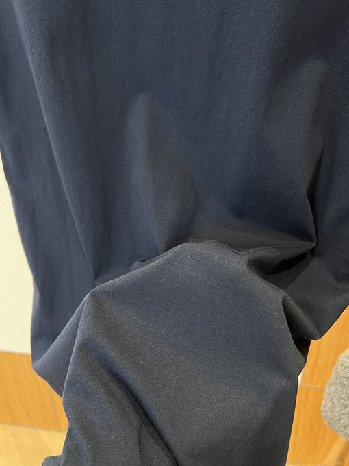 プラダスーパーコピー シールドロゴ刺繍入り半袖Tシャツ