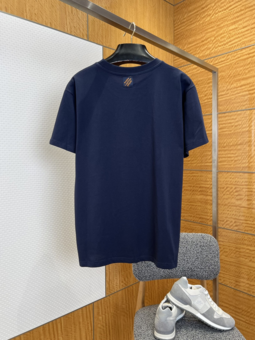 ルイヴィトン スパンコール刺繍入りレター半袖Tシャツ