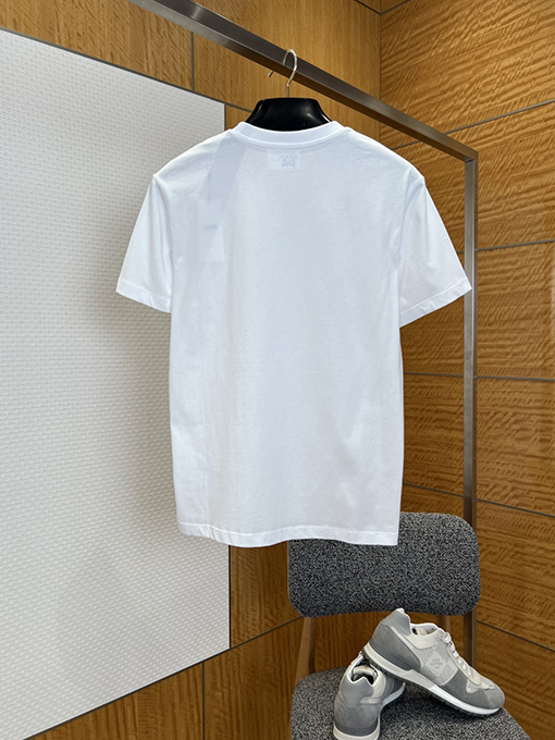 アミ クラシックなレッドハート刺繍入り半袖Tシャツ