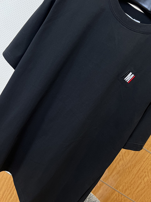 アミコピー クラシックなレターストライプ刺繍入り半袖Tシャツ