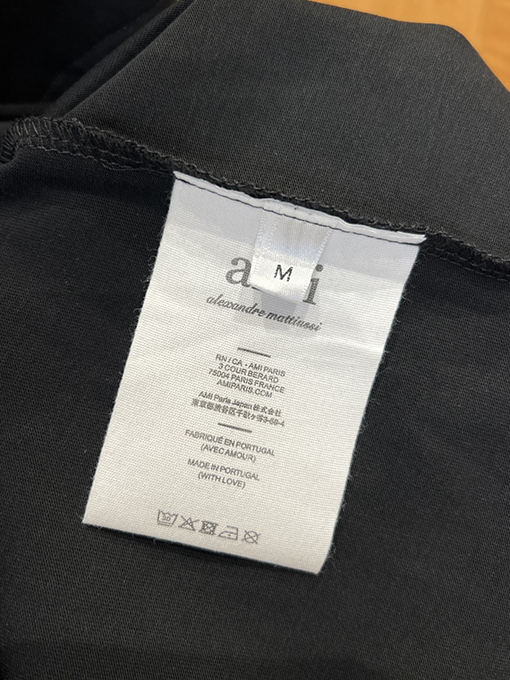 アミコピー クラシックなレターストライプ刺繍入り半袖Tシャツ