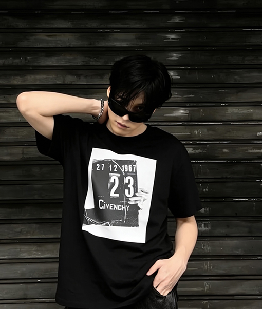 ジバンシィ GIVENCHY ファッションな番号23のレトロプリント半袖Tシャツ