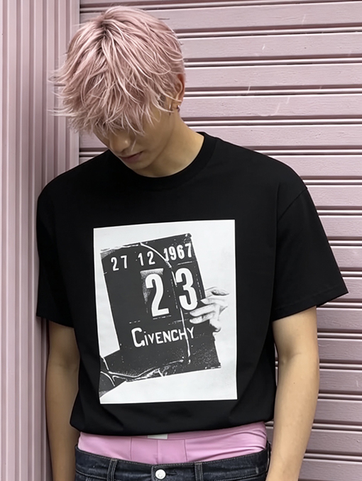 ジバンシィ GIVENCHY ファッションな番号23のレトロプリント半袖Tシャツ