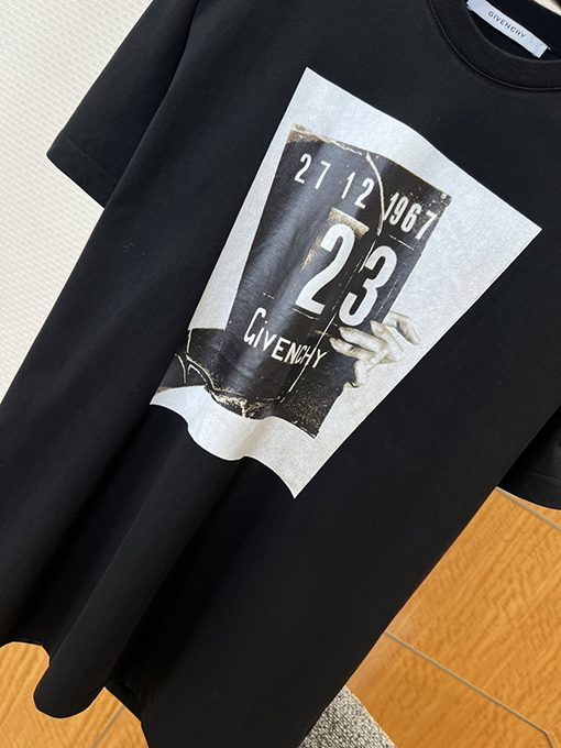 ジバンシィ GIVENCHY ファッションな番号23のレトロプリント半袖Tシャツ