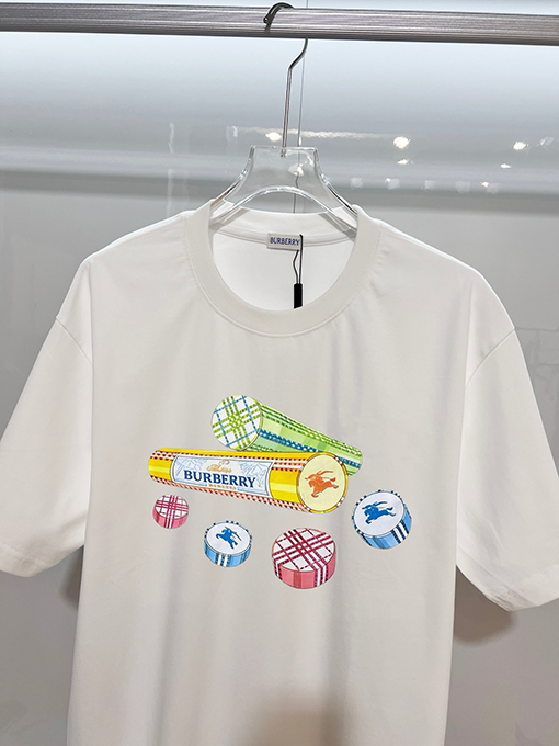バーバリーコピー BURBERRY クラシックなウォーホースのロゴ入り半袖Tシャツ