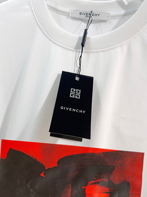 ジバンシィコピー GIVENCHY クラシックなグラフィティプリントのレターロゴ入り半袖Tシャツ
