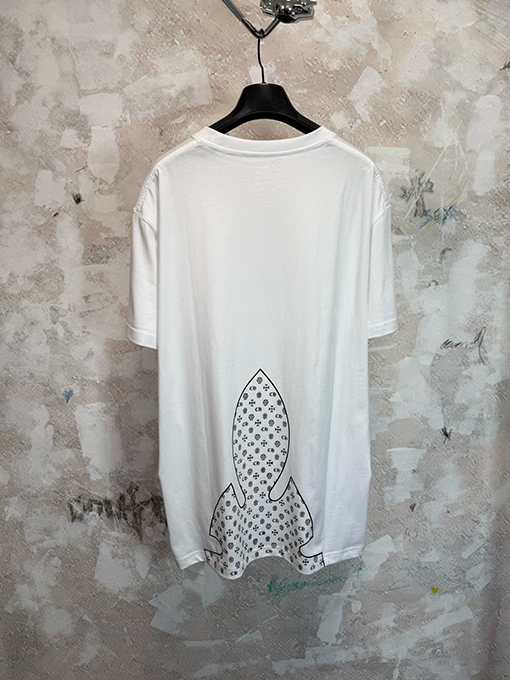 クロムハーツ 手描きの炎柄が全面にプリントされた半袖Tシャツ