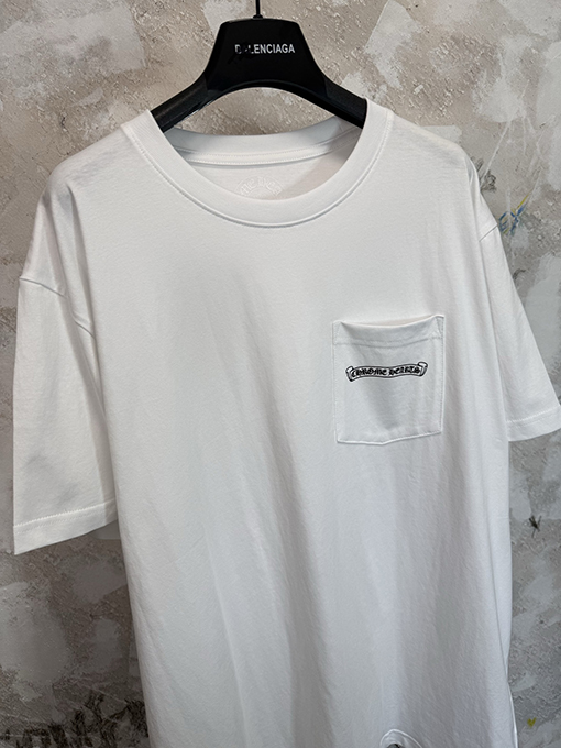 クロムハーツ 手描きの炎柄が全面にプリントされた半袖Tシャツ