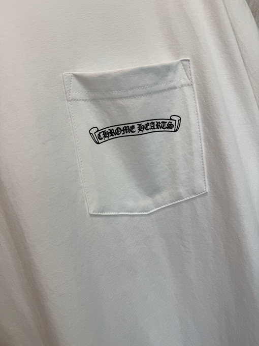 クロムハーツ 手描きの炎柄が全面にプリントされた半袖Tシャツ