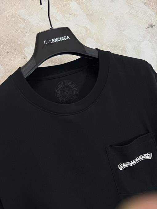 クロムハーツ 手描きの炎柄が全面にプリントされた半袖Tシャツ