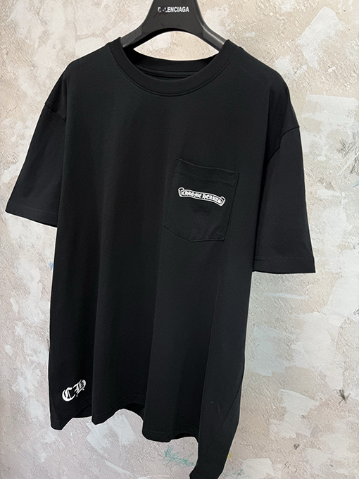 クロムハーツ 手描きの炎柄が全面にプリントされた半袖Tシャツ