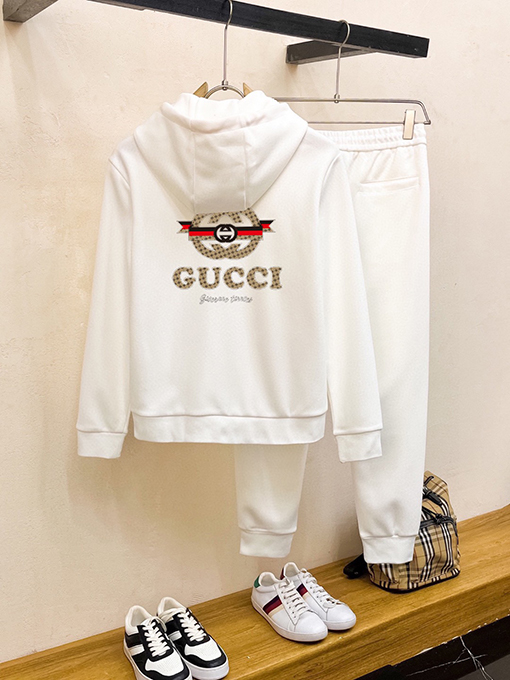 グッチ クラシック人気のジップアップパーカーとパンツのセット