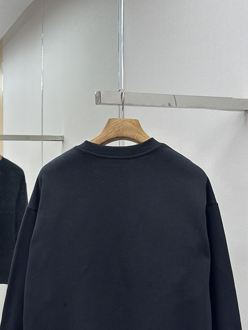 プラダスーパーコピー 新作クルーネックのスウェットシャツ