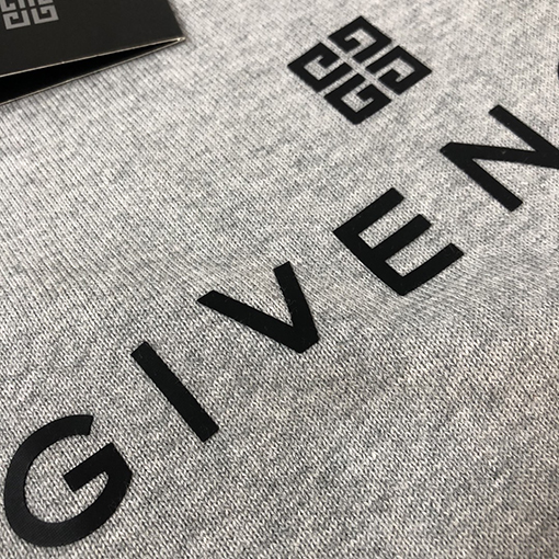 ジバンシィスーパーコピー Givenchy シリコンプリントの文字ロゴ入りカジュアルニットセーター