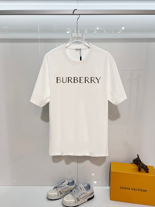 バーバリーコピー BURBERRY クラシックなレタープリントロゴ入り半袖Tシャツ