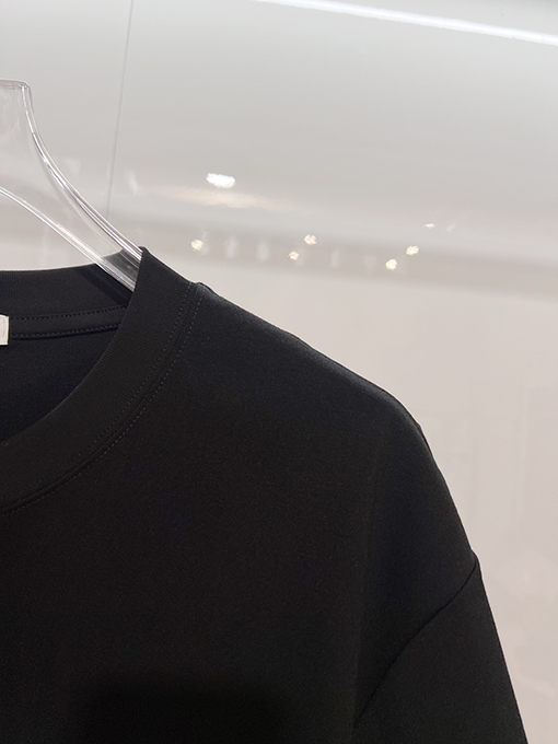 ジバンシィコピー GIVENCHY クラシックな小ロゴプリントの半袖Tシャツ