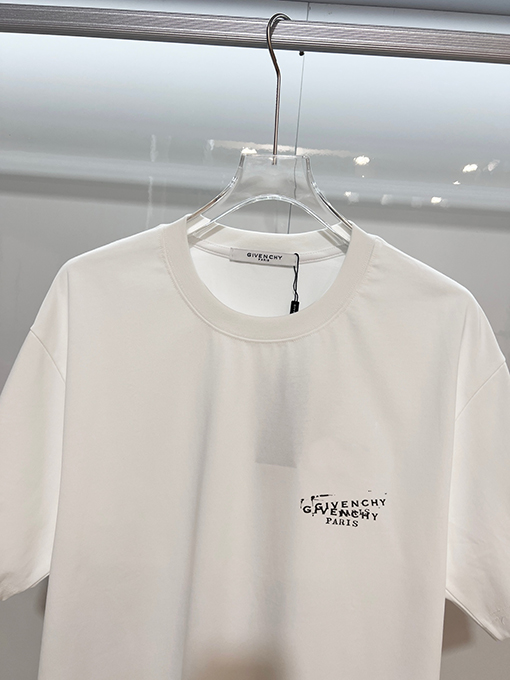 ジバンシィコピー GIVENCHY クラシックな小ロゴプリントの半袖Tシャツ