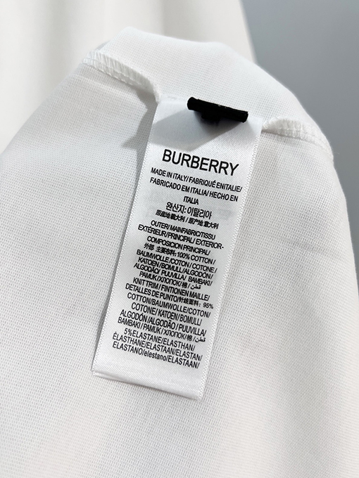 バーバリーコピー BURBERRY 新モデルクラシックなレタープリントロゴ入り半袖Tシャツ
