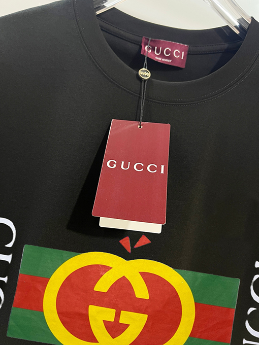 グッチ GUCCI プリント文字ロゴ入り半袖Tシャツ