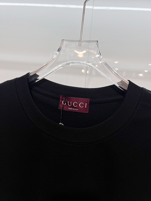 グッチ GUCCI プリント文字ロゴ入り半袖Tシャツ