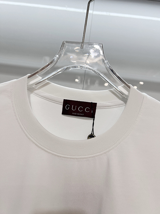 グッチ GUCCI プリント文字ロゴ入り半袖Tシャツ